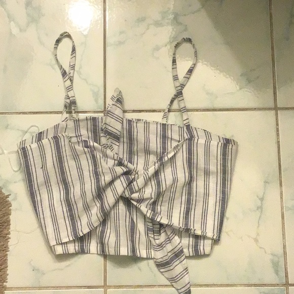 Cute striped cropped tank - Picture 1 of 4